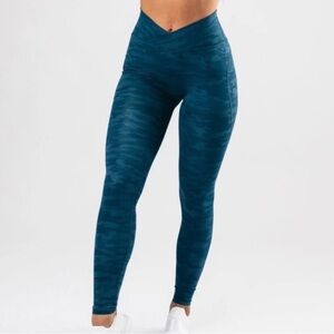 ALPHALETE Surface Power Wrap Leggings Womens XS Delta Blue Camo Workout Gym Lift
